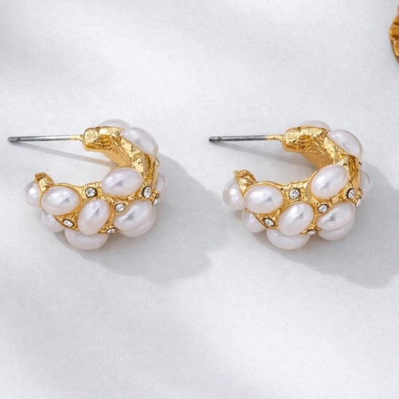 Private Label Jewelry - Pearl Cluster Half Hoop Earrings (1218)